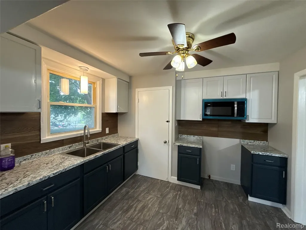 16610 Collingham Drive Detroit City MI 48205