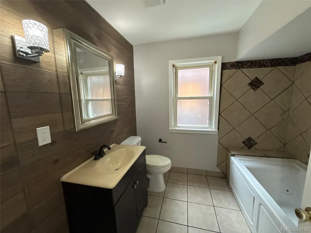 16610 Collingham Drive Detroit City MI 48205