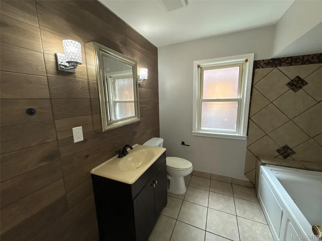 16610 Collingham Drive Detroit City MI 48205