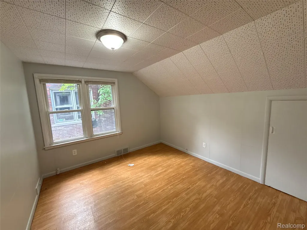 16610 Collingham Drive Detroit City MI 48205