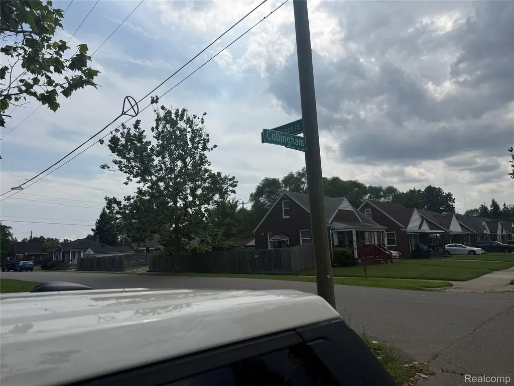 16610 Collingham Drive Detroit City MI 48205