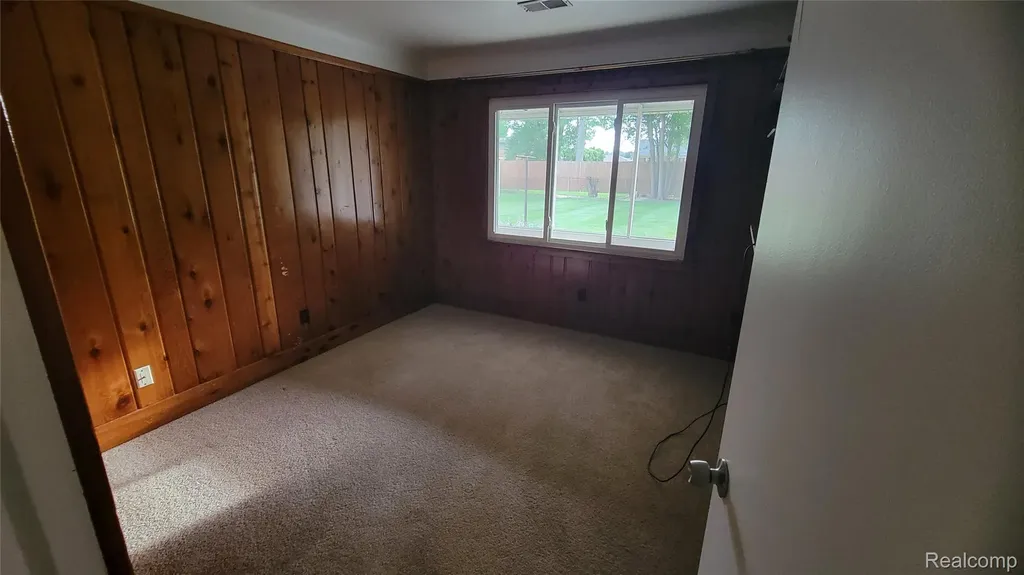 45437 Hecker Drive Utica City MI 48317