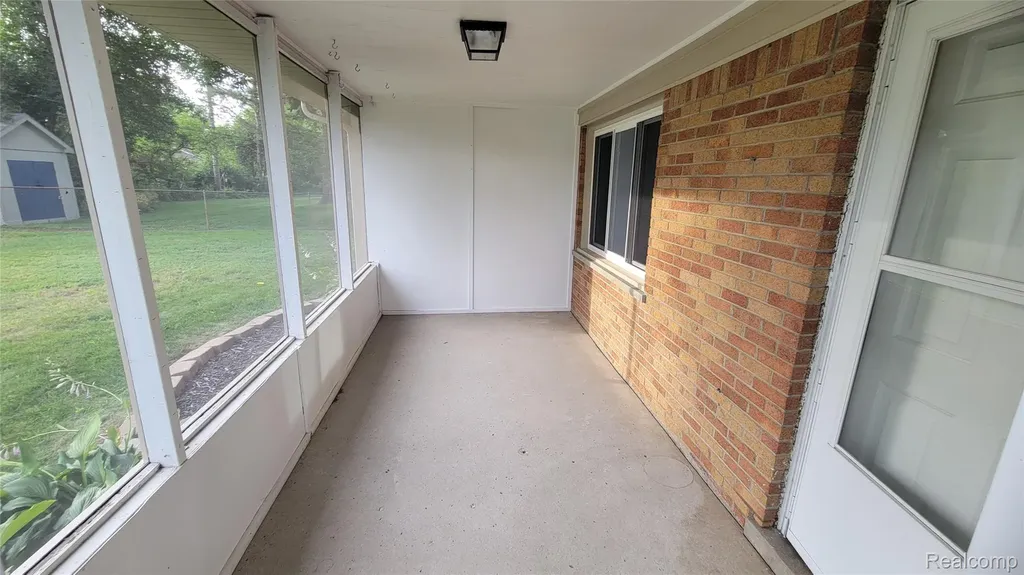 45437 Hecker Drive Utica City MI 48317