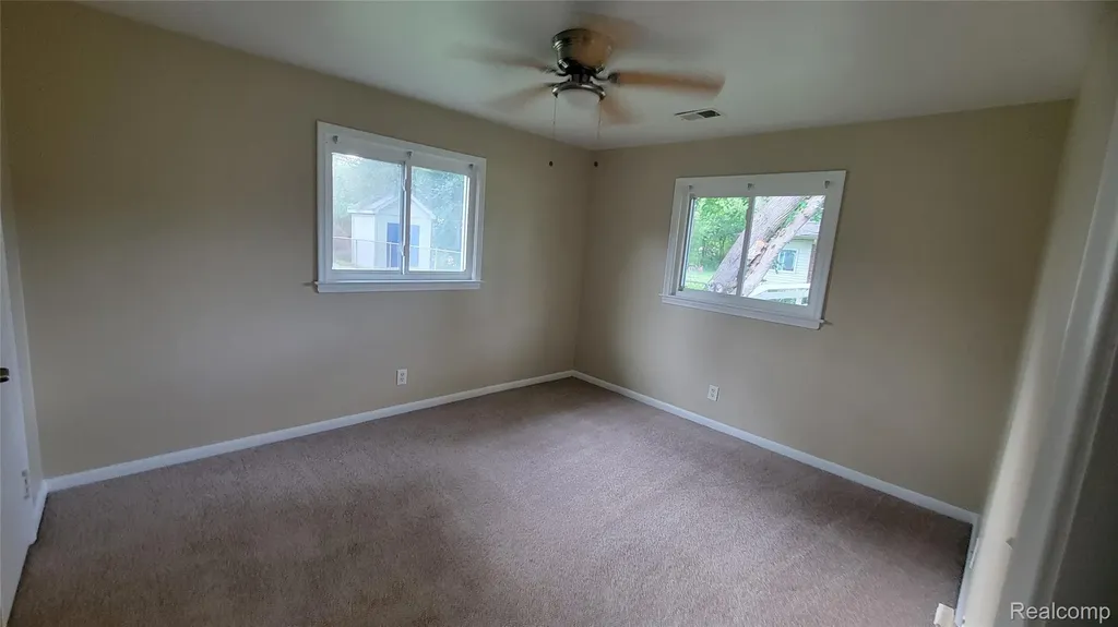 45437 Hecker Drive Utica City MI 48317
