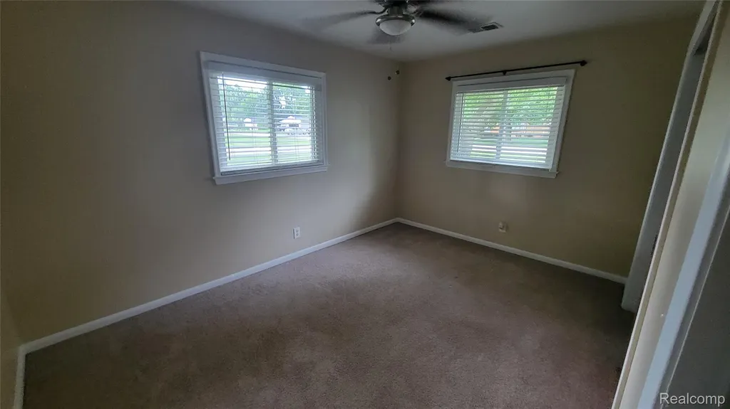 45437 Hecker Drive Utica City MI 48317