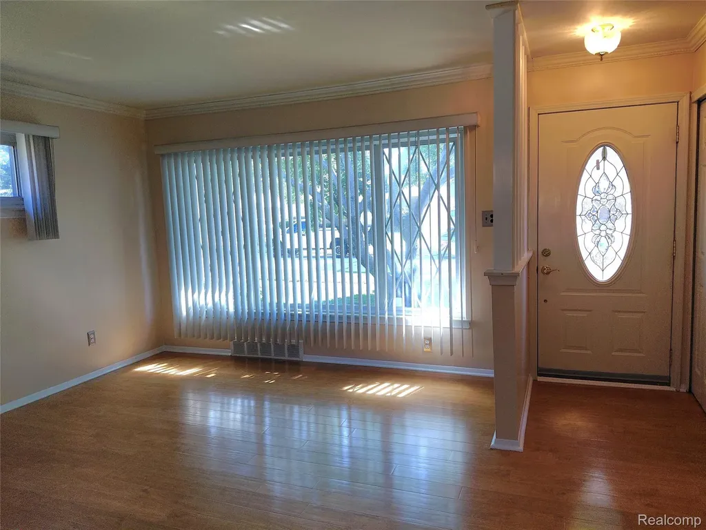 130 Shotka Street Westland City MI 48186