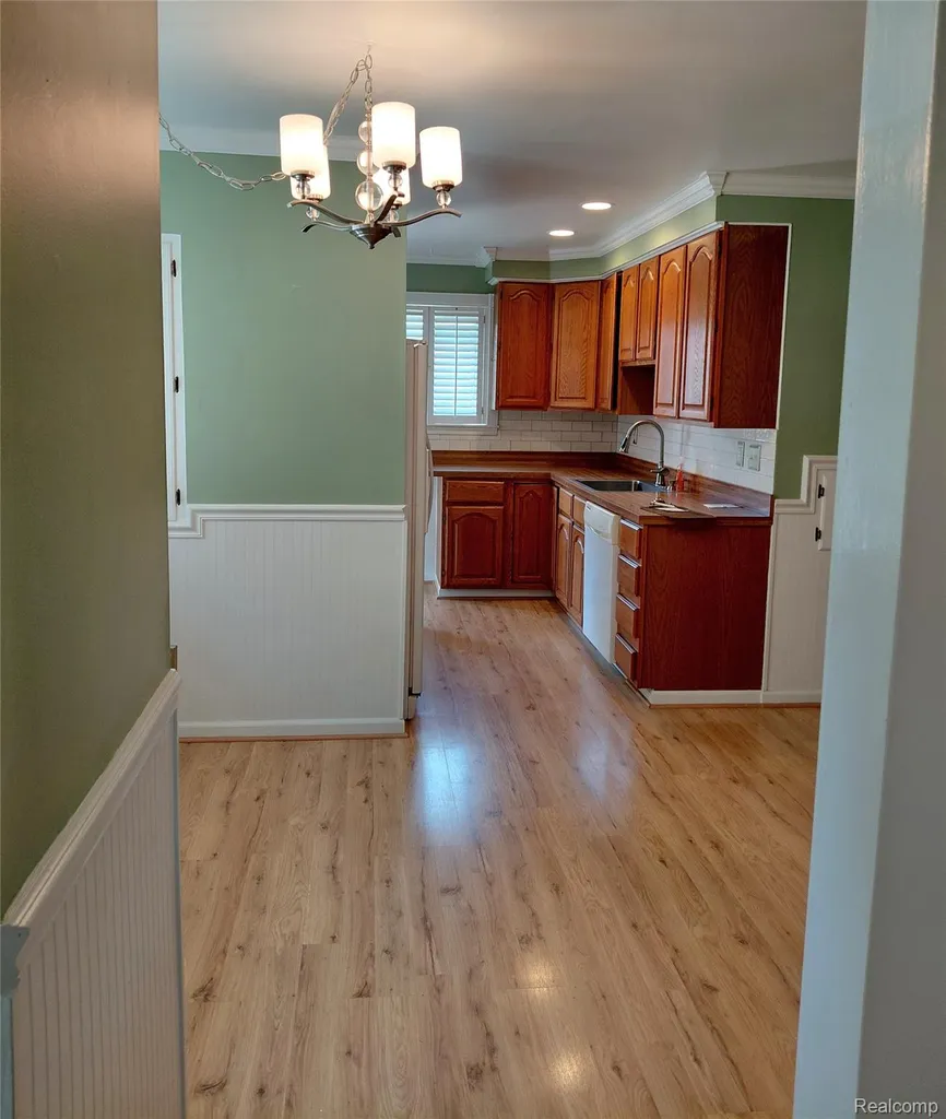 130 Shotka Street Westland City MI 48186