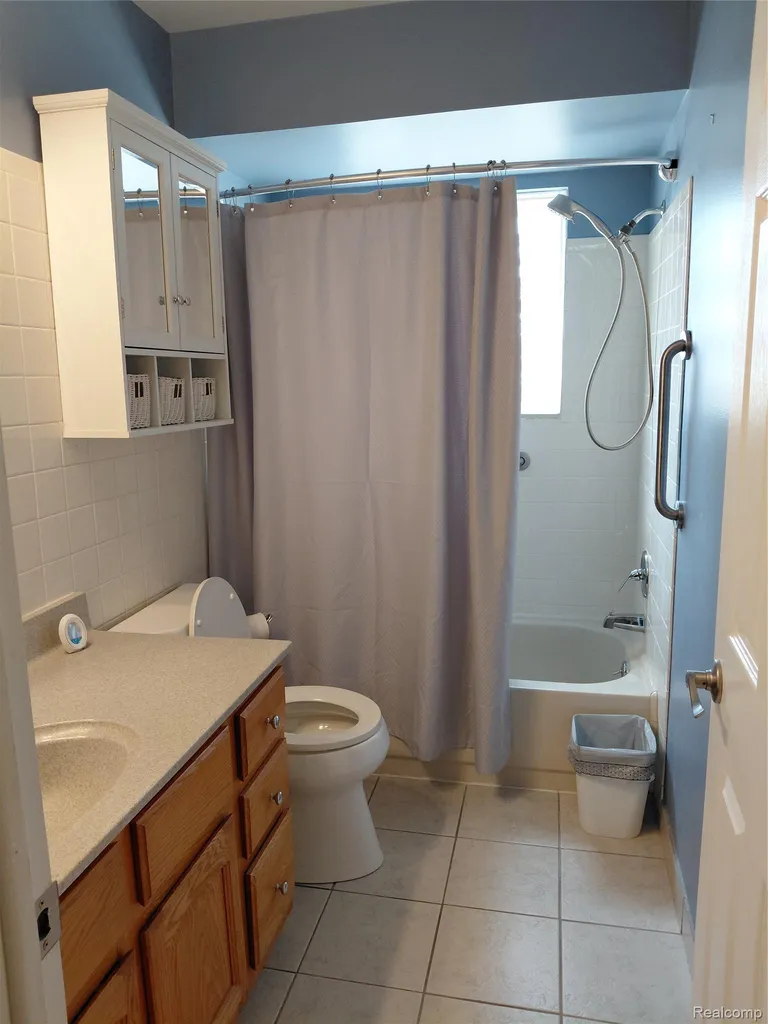 130 Shotka Street Westland City MI 48186