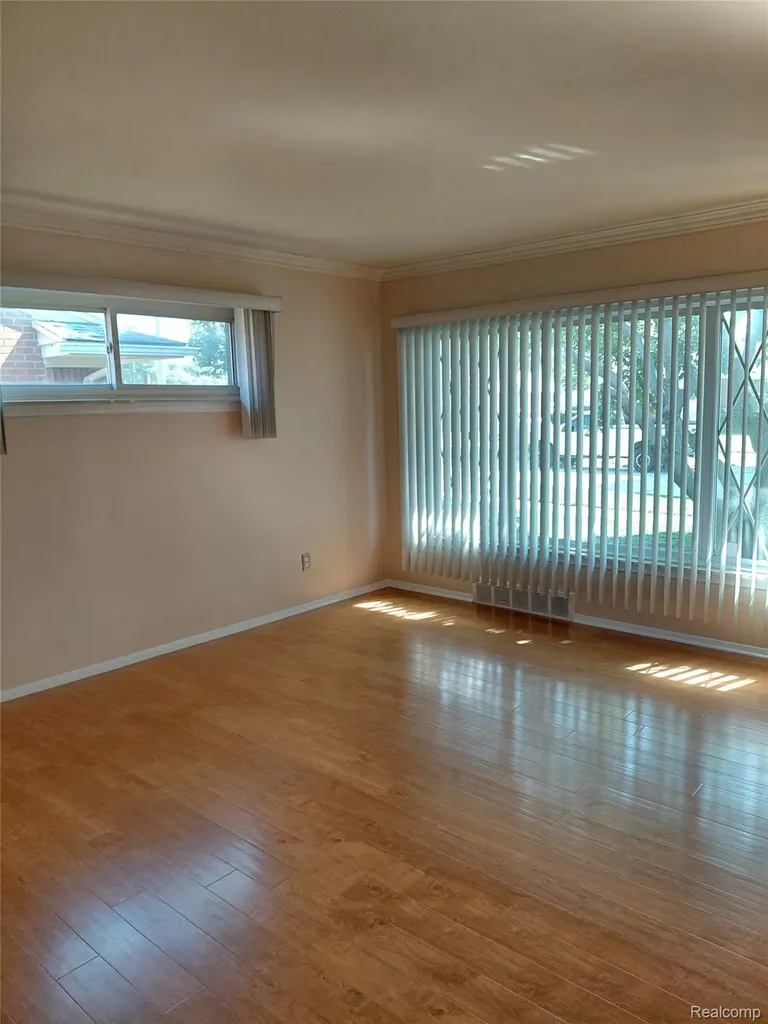 130 Shotka Street Westland City MI 48186