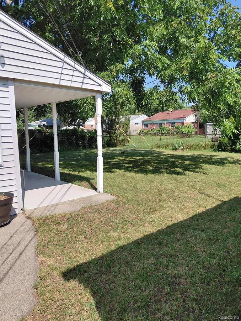 130 Shotka Street Westland City MI 48186