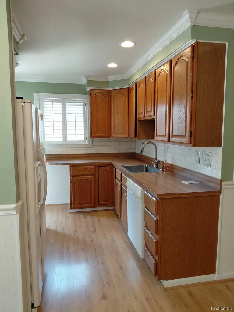 130 Shotka Street Westland City MI 48186