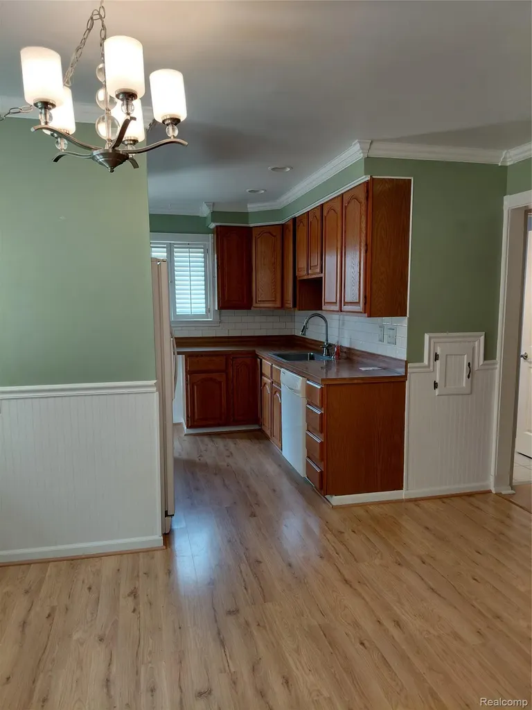 130 Shotka Street Westland City MI 48186
