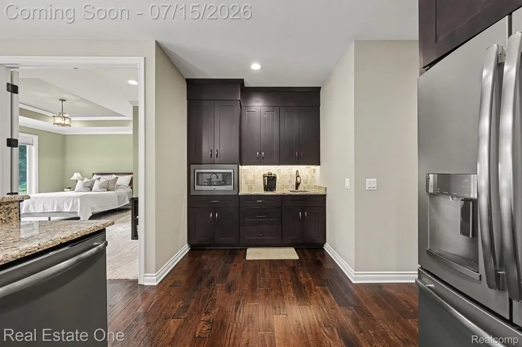 720 Scott Drive Highland Charter Township MI 48356