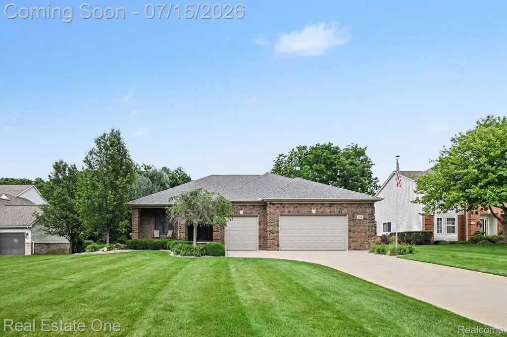 720 Scott Drive Highland Charter Township MI 48356