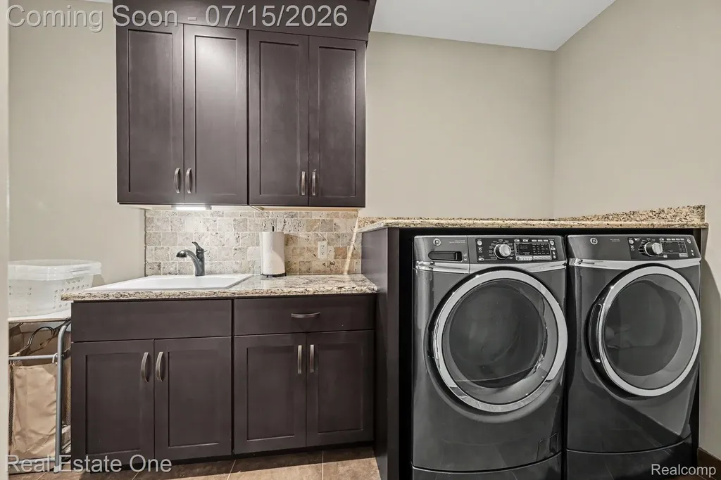 720 Scott Drive Highland Charter Township MI 48356