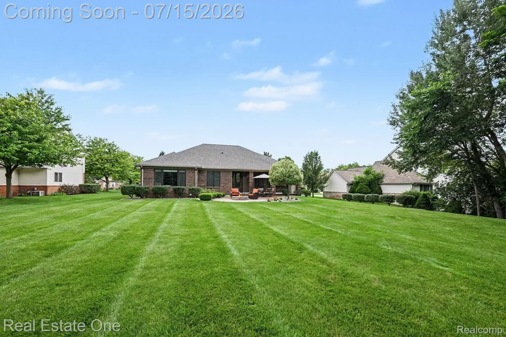 720 Scott Drive Highland Charter Township MI 48356