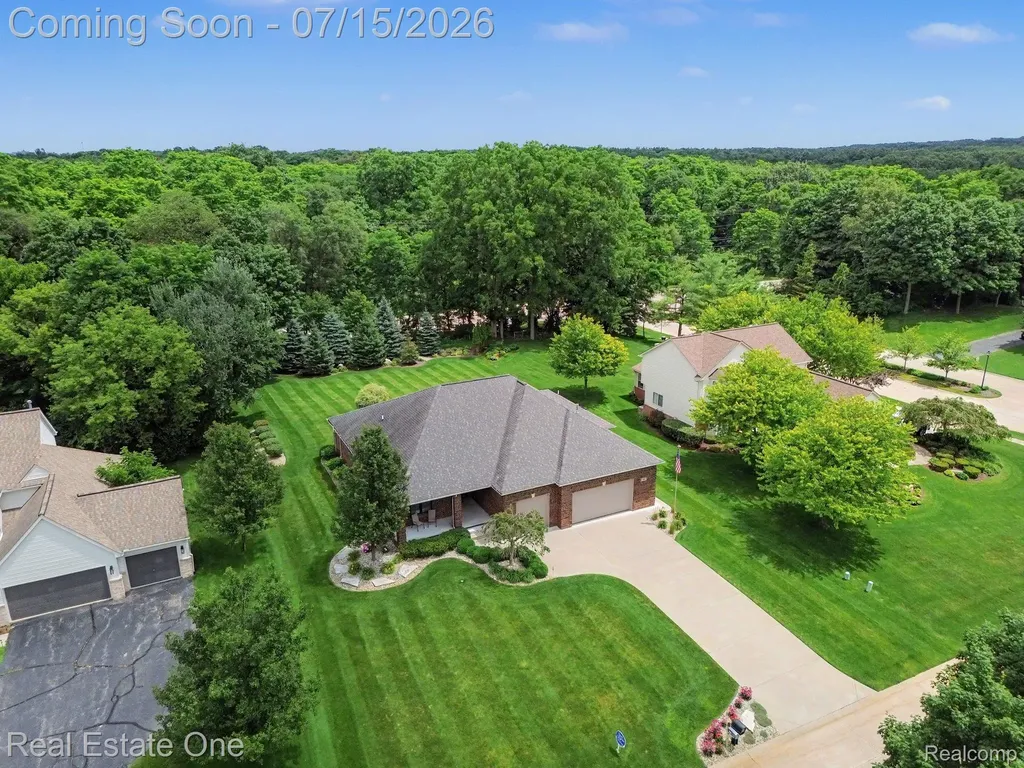 720 Scott Drive Highland Charter Township MI 48356