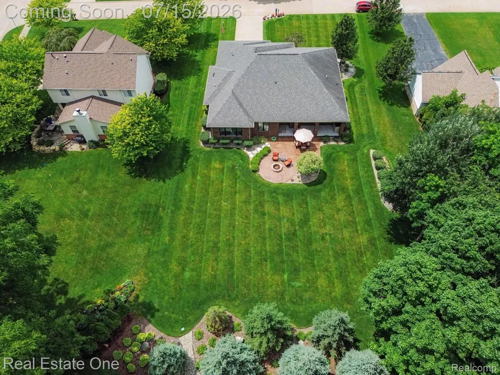 720 Scott Drive Highland Charter Township MI 48356