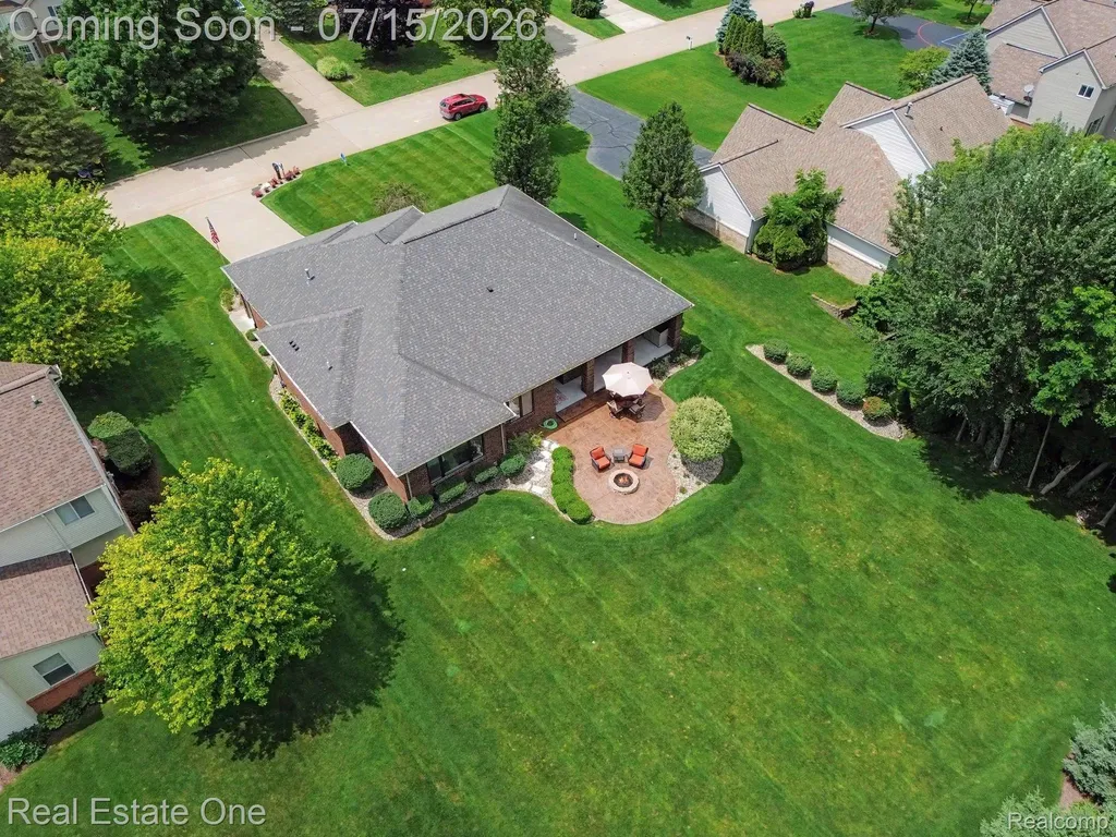 720 Scott Drive Highland Charter Township MI 48356