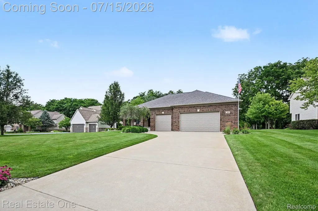 720 Scott Drive Highland Charter Township MI 48356