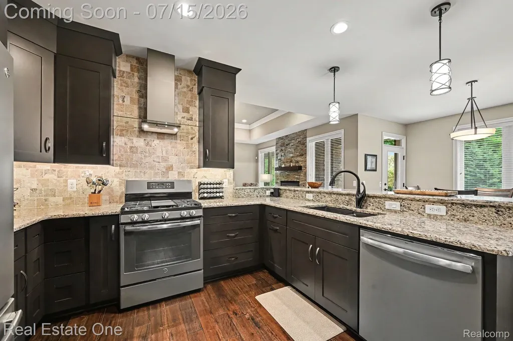 720 Scott Drive Highland Charter Township MI 48356