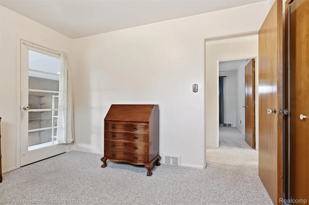 30410 Florence Street Garden City City MI 48135