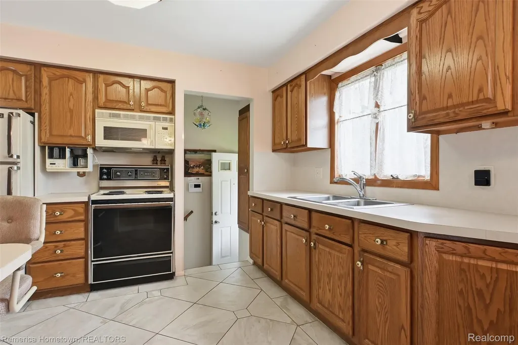 30410 Florence Street Garden City City MI 48135