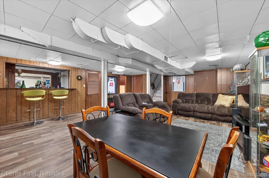 17606 Avon Avenue Detroit City MI 48219