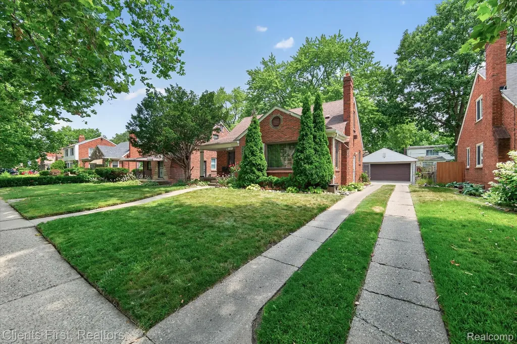 17606 Avon Avenue Detroit City MI 48219