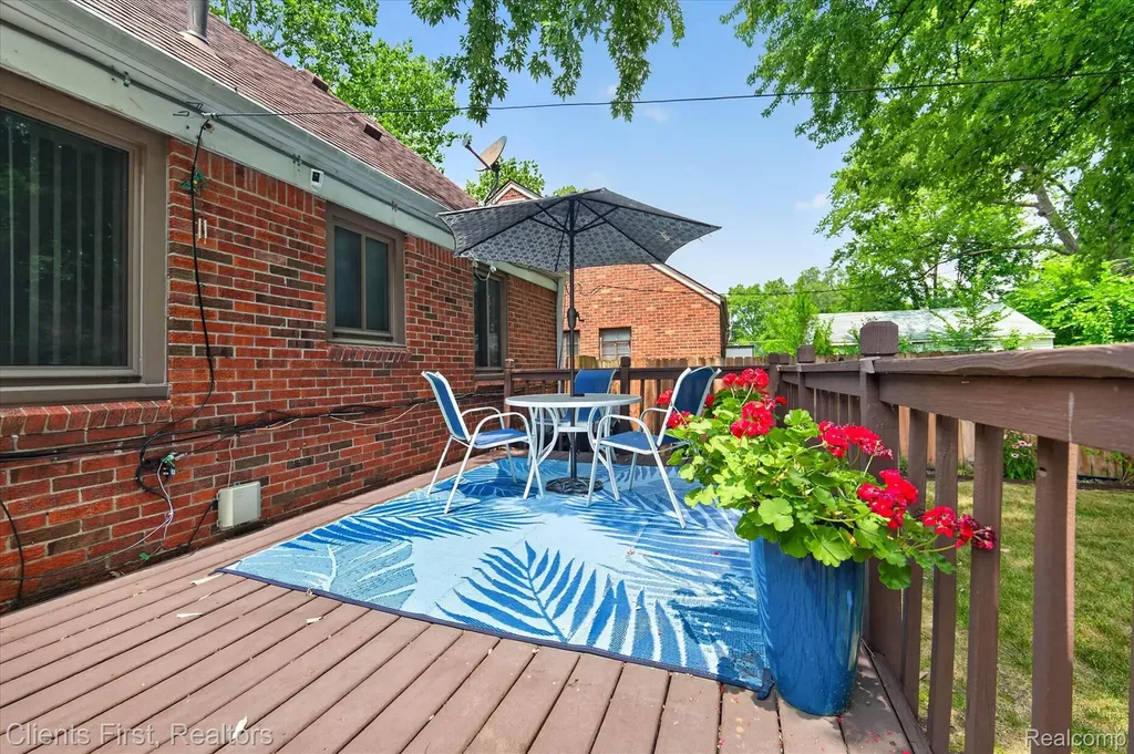 17606 Avon Avenue Detroit City MI 48219