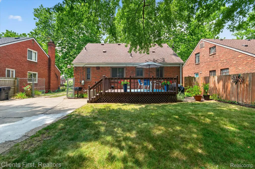 17606 Avon Avenue Detroit City MI 48219