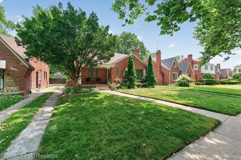 17606 Avon Avenue Detroit City MI 48219