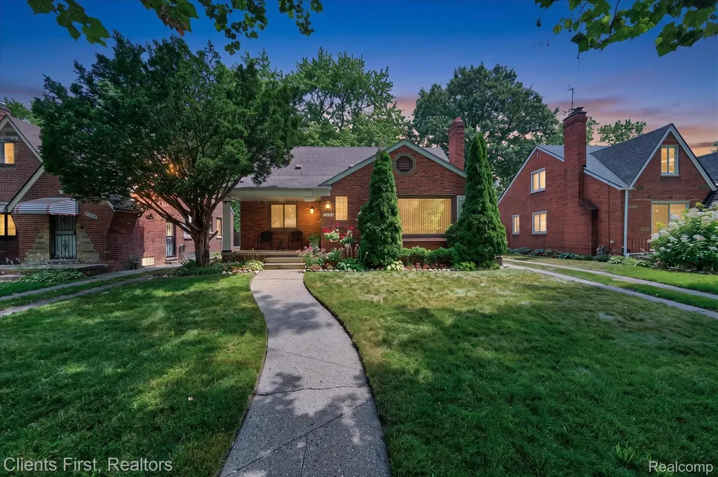 17606 Avon Avenue Detroit City MI 48219