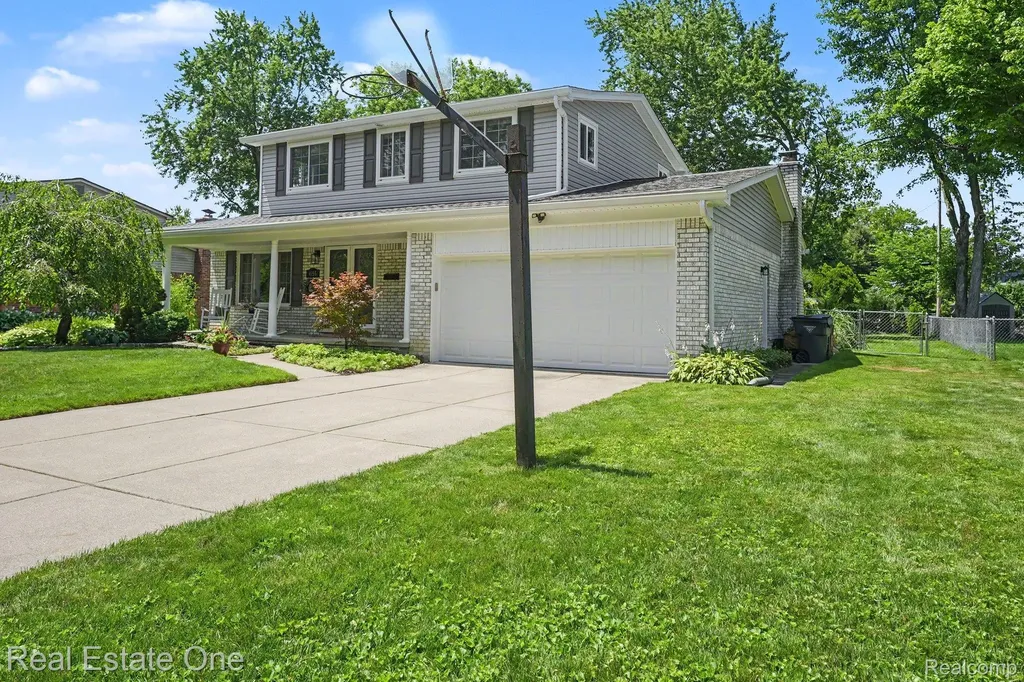 4255 Greensboro Drive Troy City MI 48085