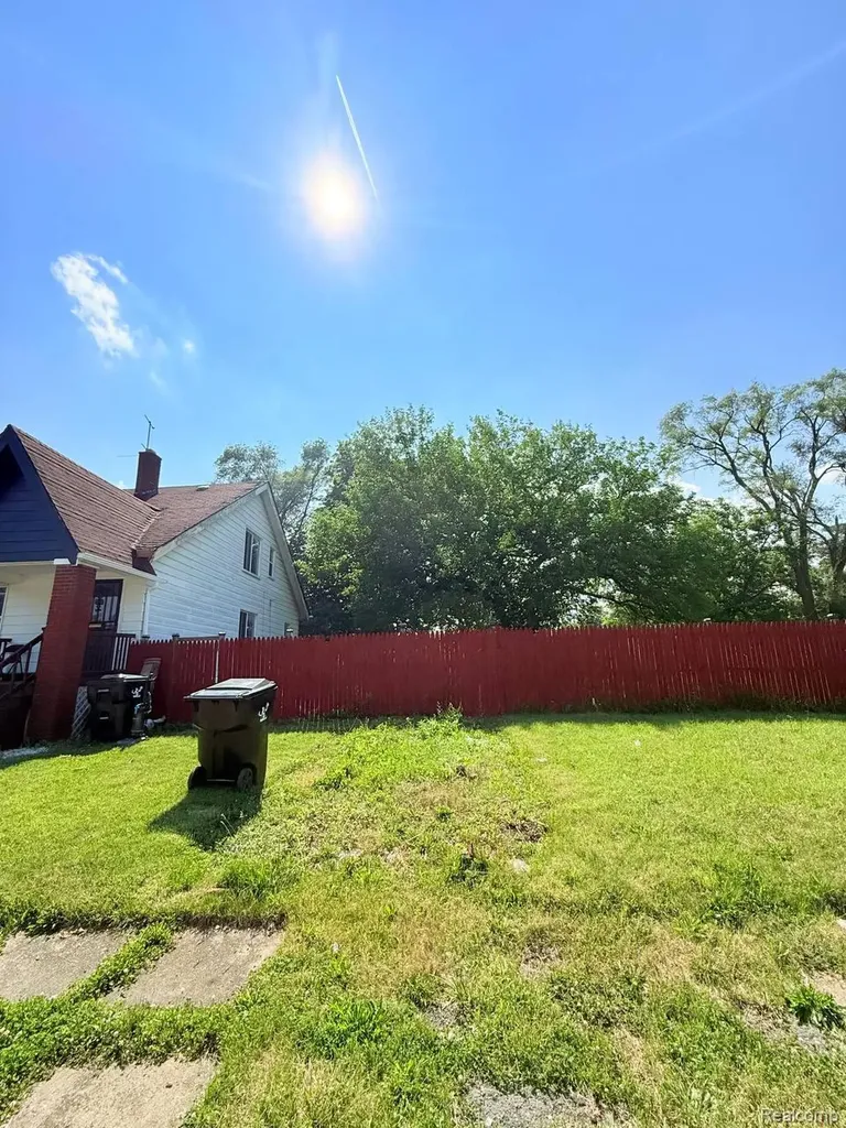 9129 Fischer Street Detroit City MI 48213