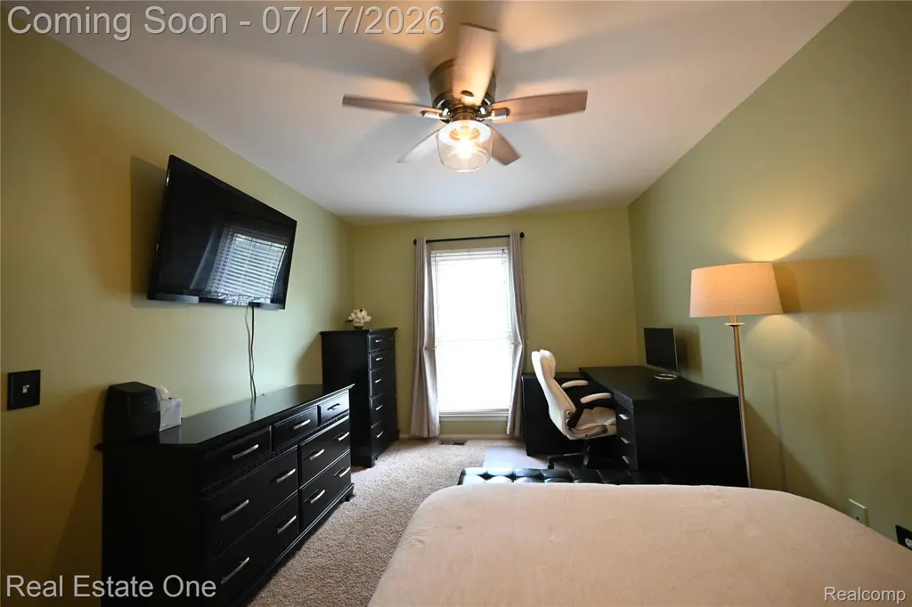 256 1st Street Rochester City MI 48307