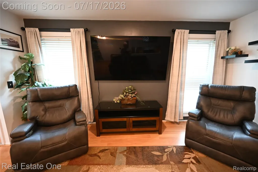 256 1st Street Rochester City MI 48307