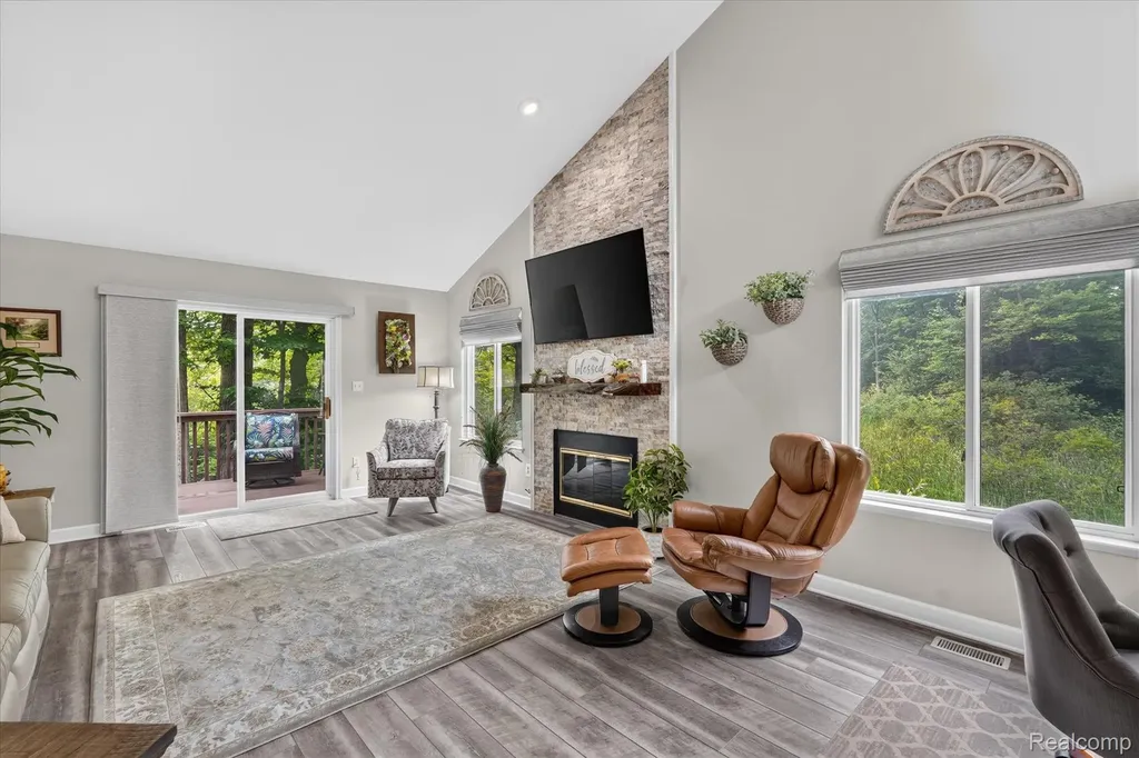 10499 Viewtop Court Hartland Township MI 48353