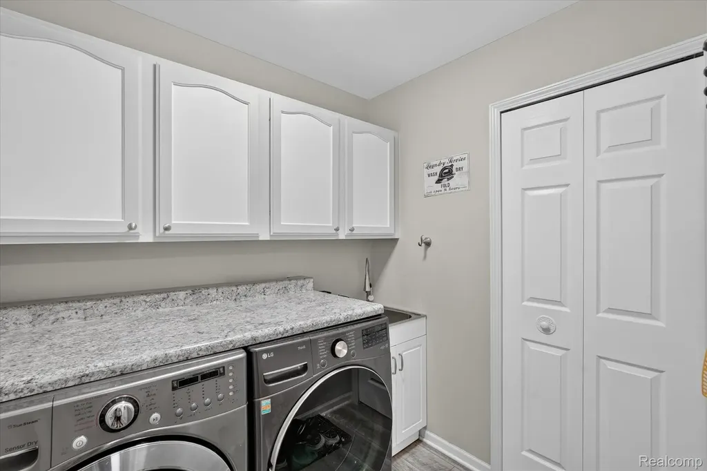 10499 Viewtop Court Hartland Township MI 48353