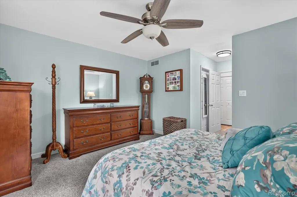 10499 Viewtop Court Hartland Township MI 48353