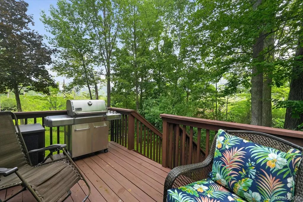 10499 Viewtop Court Hartland Township MI 48353