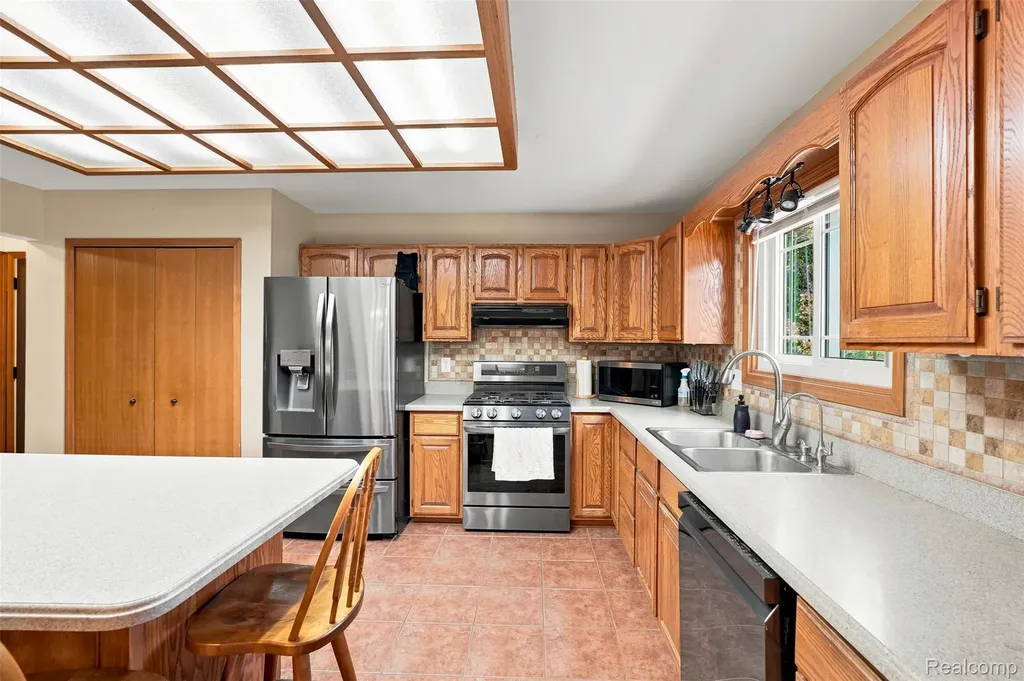 10780 Oxbow Lakeshore Drive White Lake Charter Township MI 48386