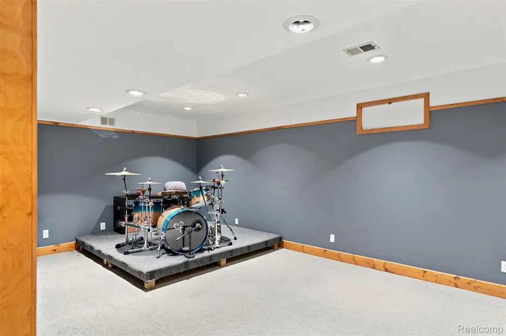 10780 Oxbow Lakeshore Drive White Lake Charter Township MI 48386