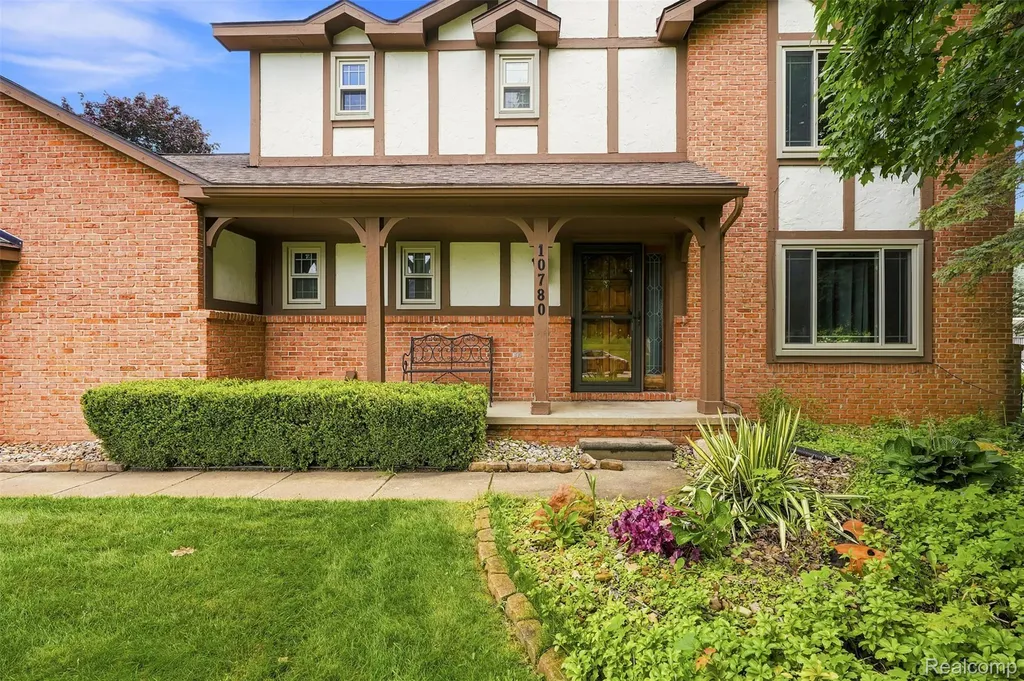 10780 Oxbow Lakeshore Drive White Lake Charter Township MI 48386