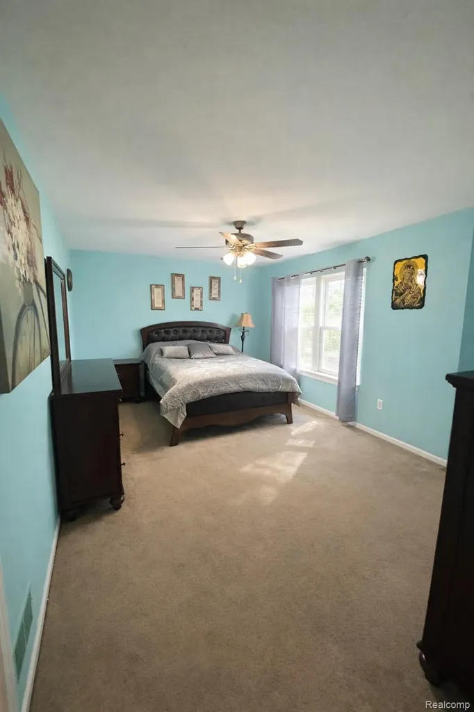 42808 Park Cresent Drive Sterling Heights City MI 48313