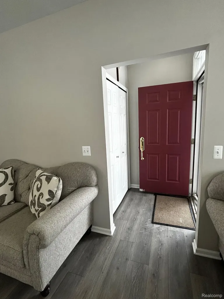 42808 Park Cresent Drive Sterling Heights City MI 48313