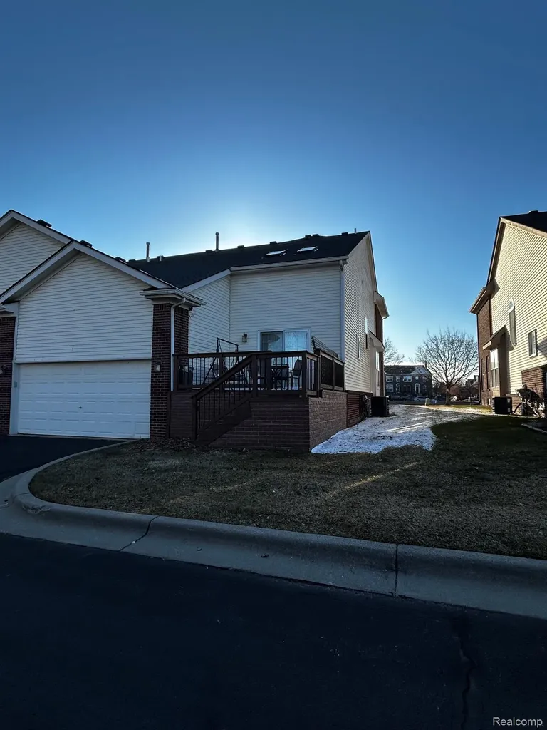 42808 Park Cresent Drive Sterling Heights City MI 48313