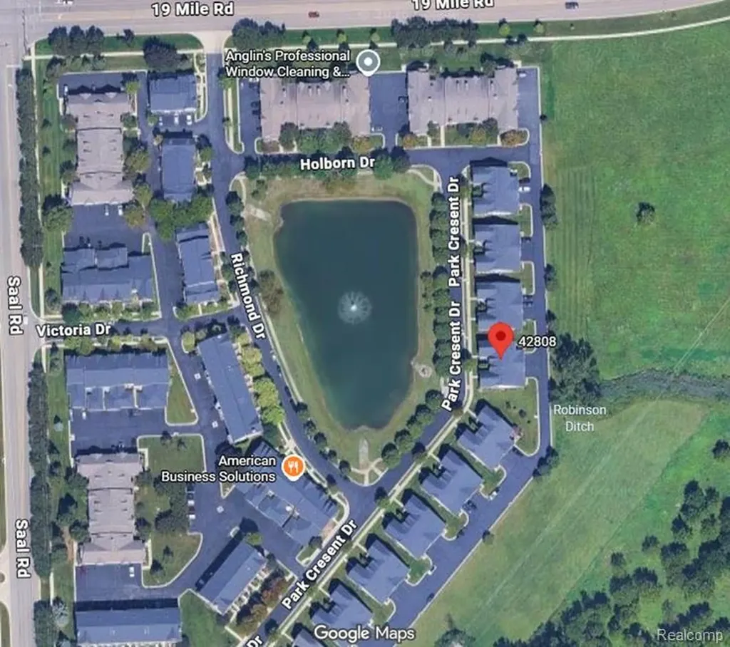 42808 Park Cresent Drive Sterling Heights City MI 48313