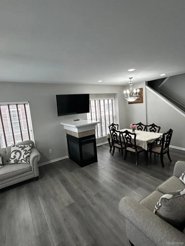 42808 Park Cresent Drive Sterling Heights City MI 48313