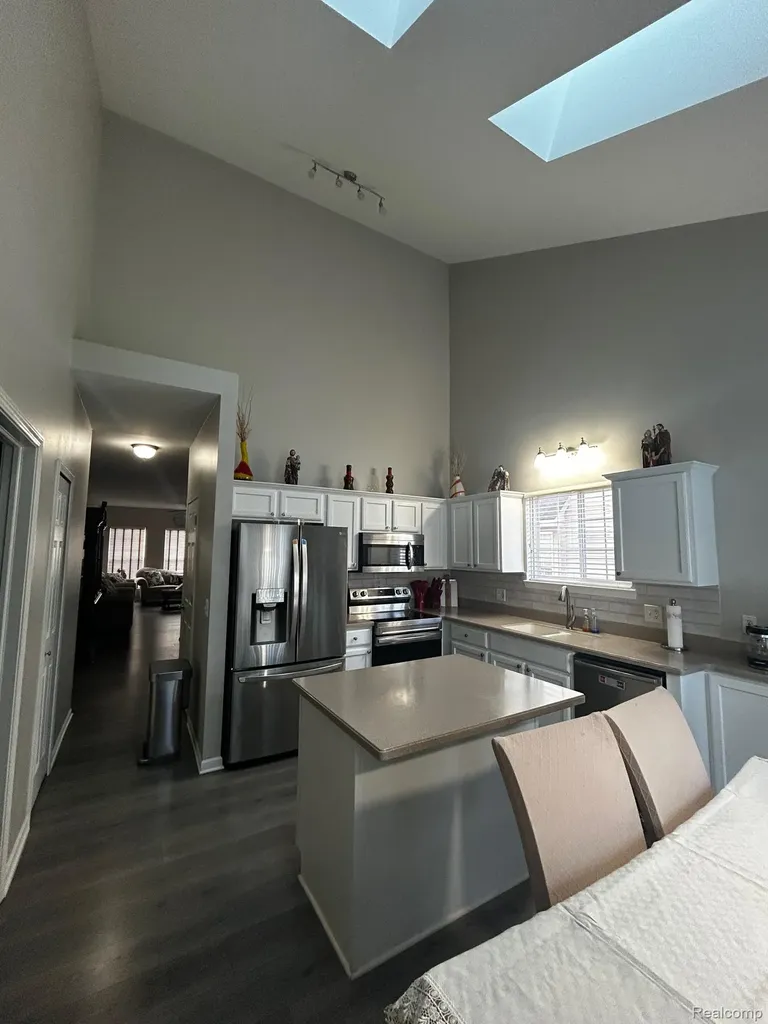 42808 Park Cresent Drive Sterling Heights City MI 48313